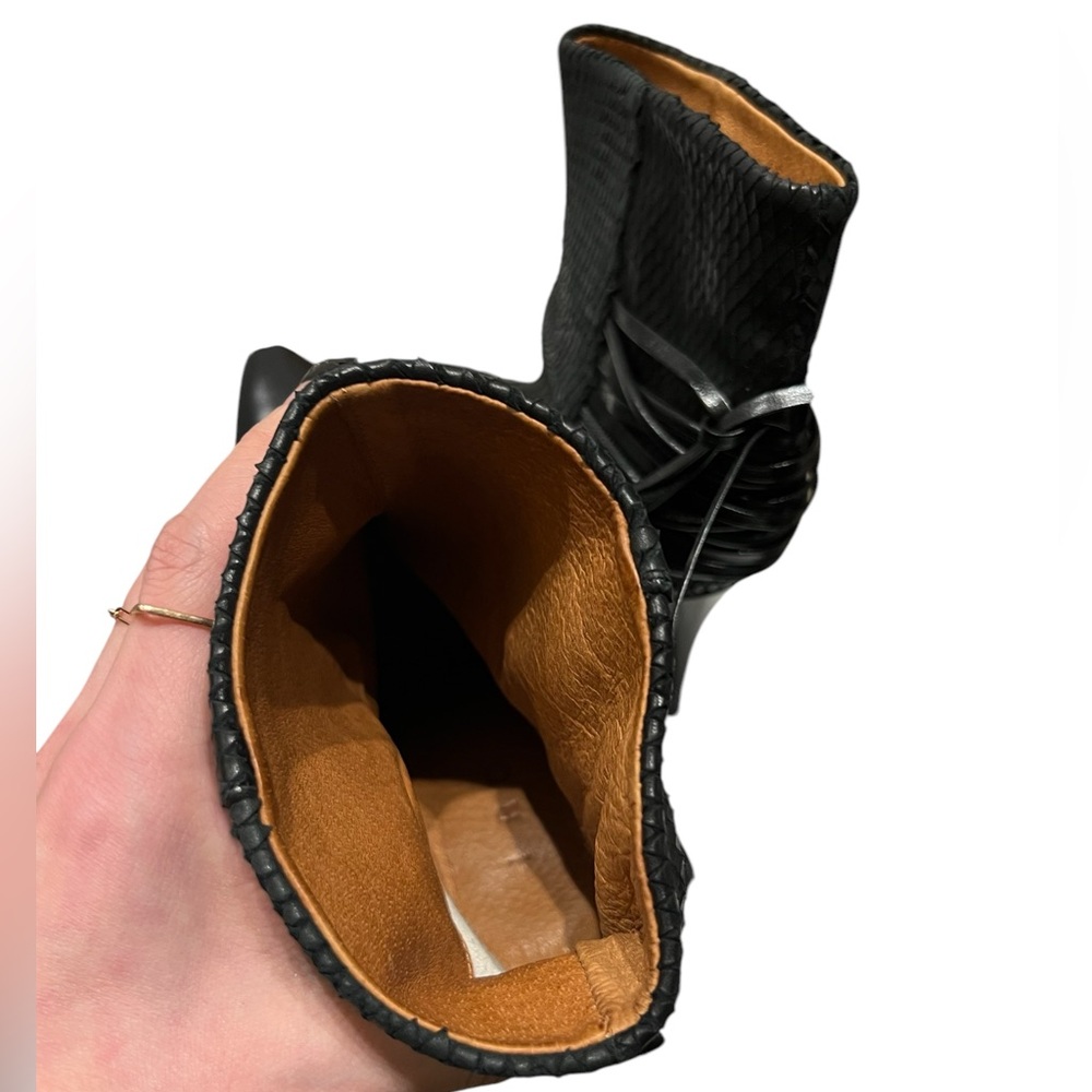 Iro booties - Picture 8 of 14